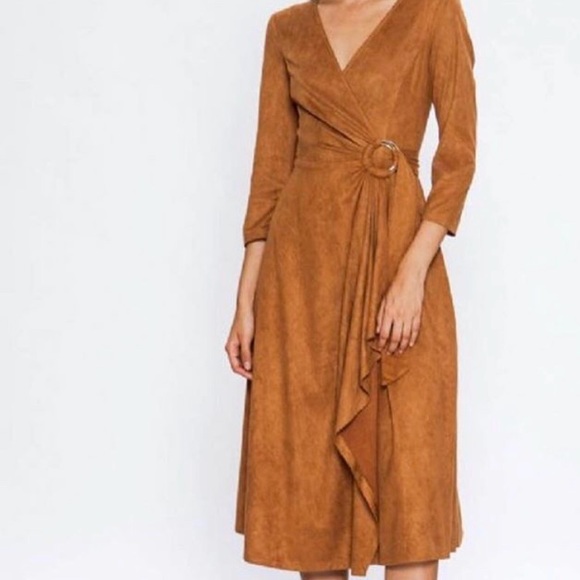 Flying Tomato Dresses & Skirts - SOLD 🛑